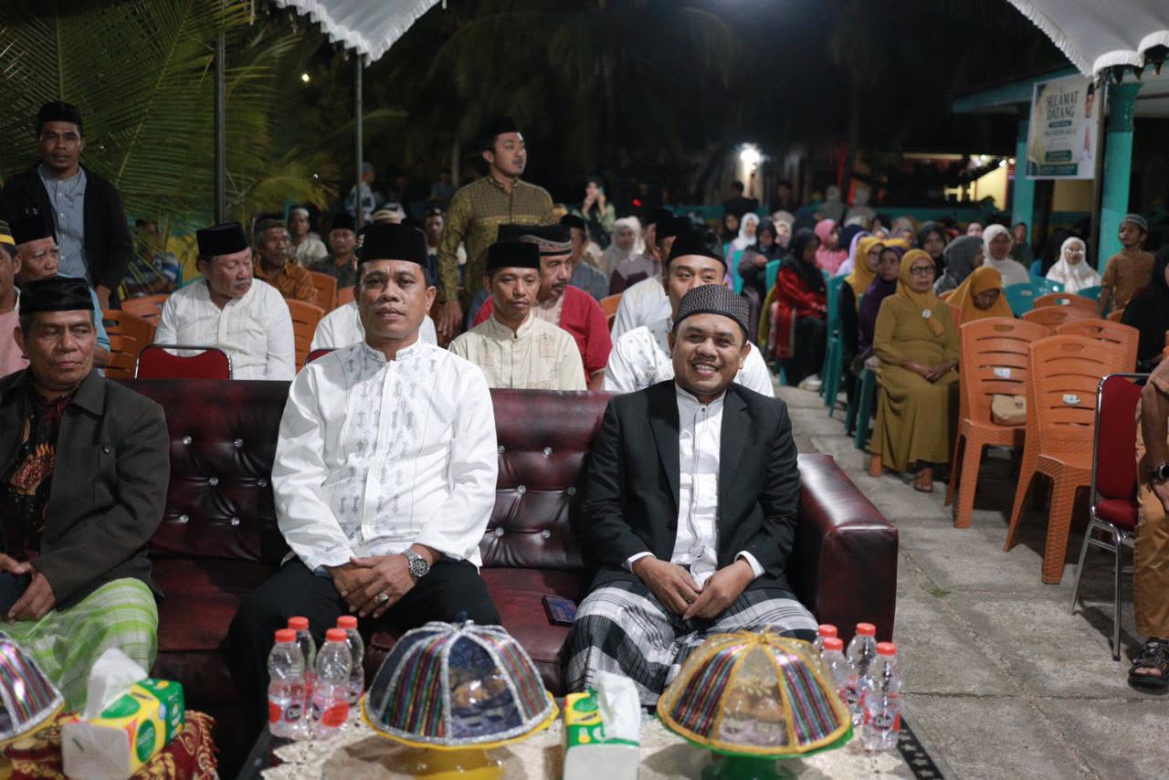 Wabup Buton Bwakan Tausyiah pada Peringatan Maulid di Masjid Nurul Huda Desa Banabungi