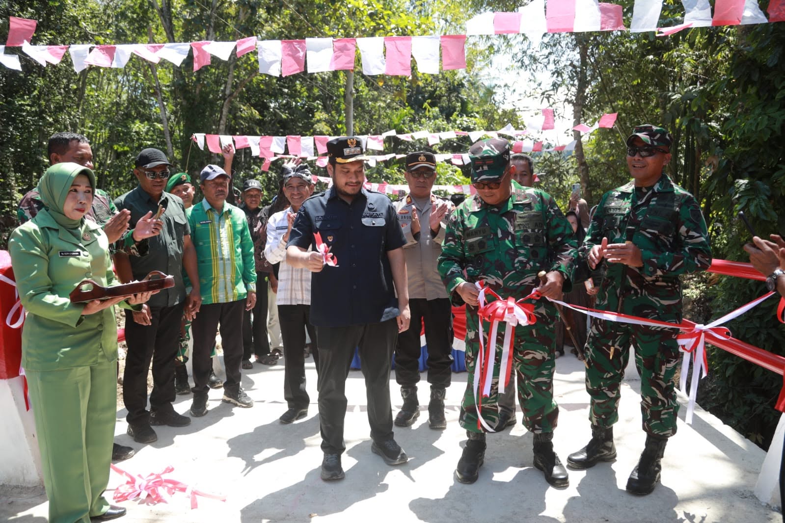 Jembatan Garuda Kelurahan Wasaga Diresmikan