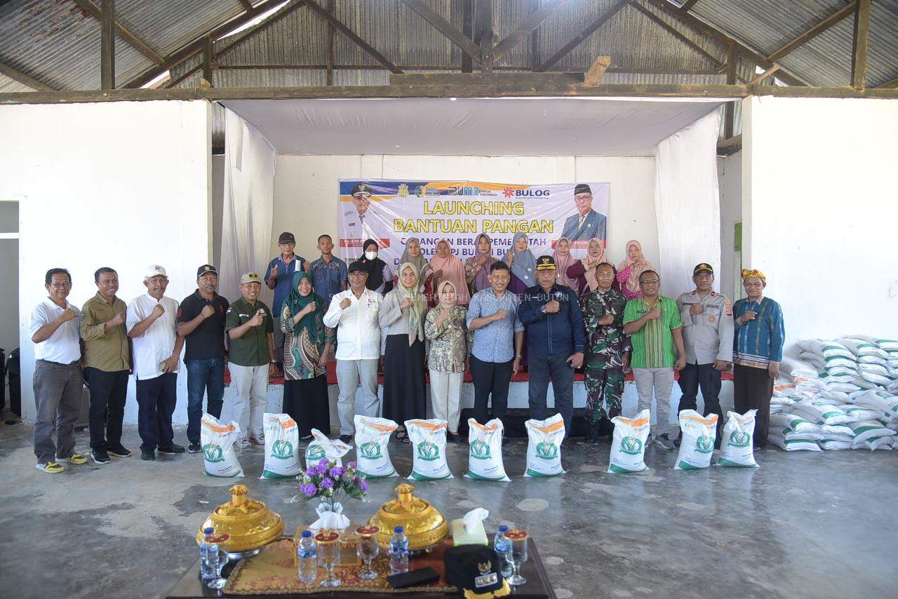 Lagi, Pj. Bupati Buton Launching Bantuan Pangan Beras Pemerimtah di Kecamatan Lasalimu Selatan