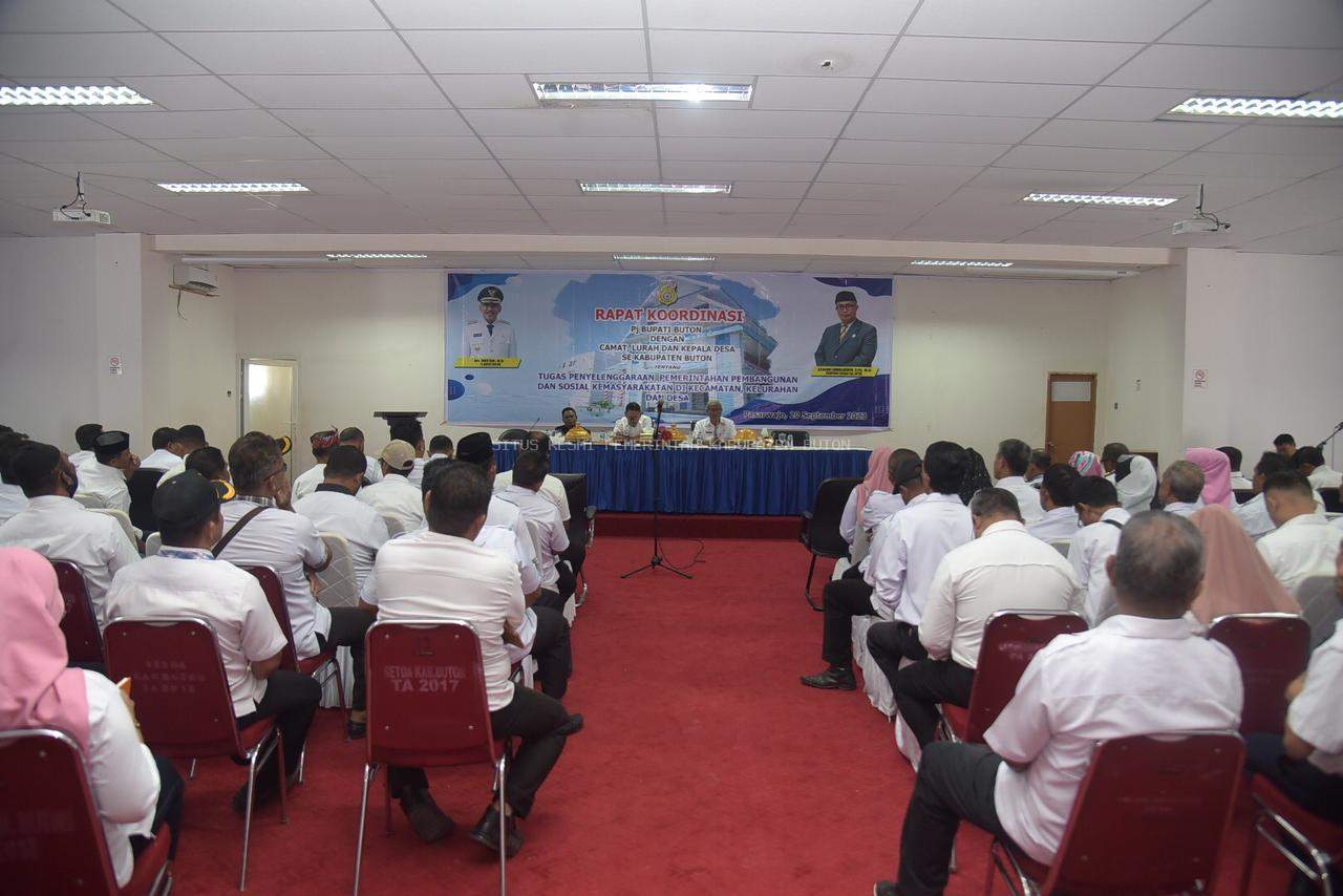 Pj. Bupati Buton Rakor dengan Camat, Lurah, dan Kepala Desa se-Kabupaten Buton