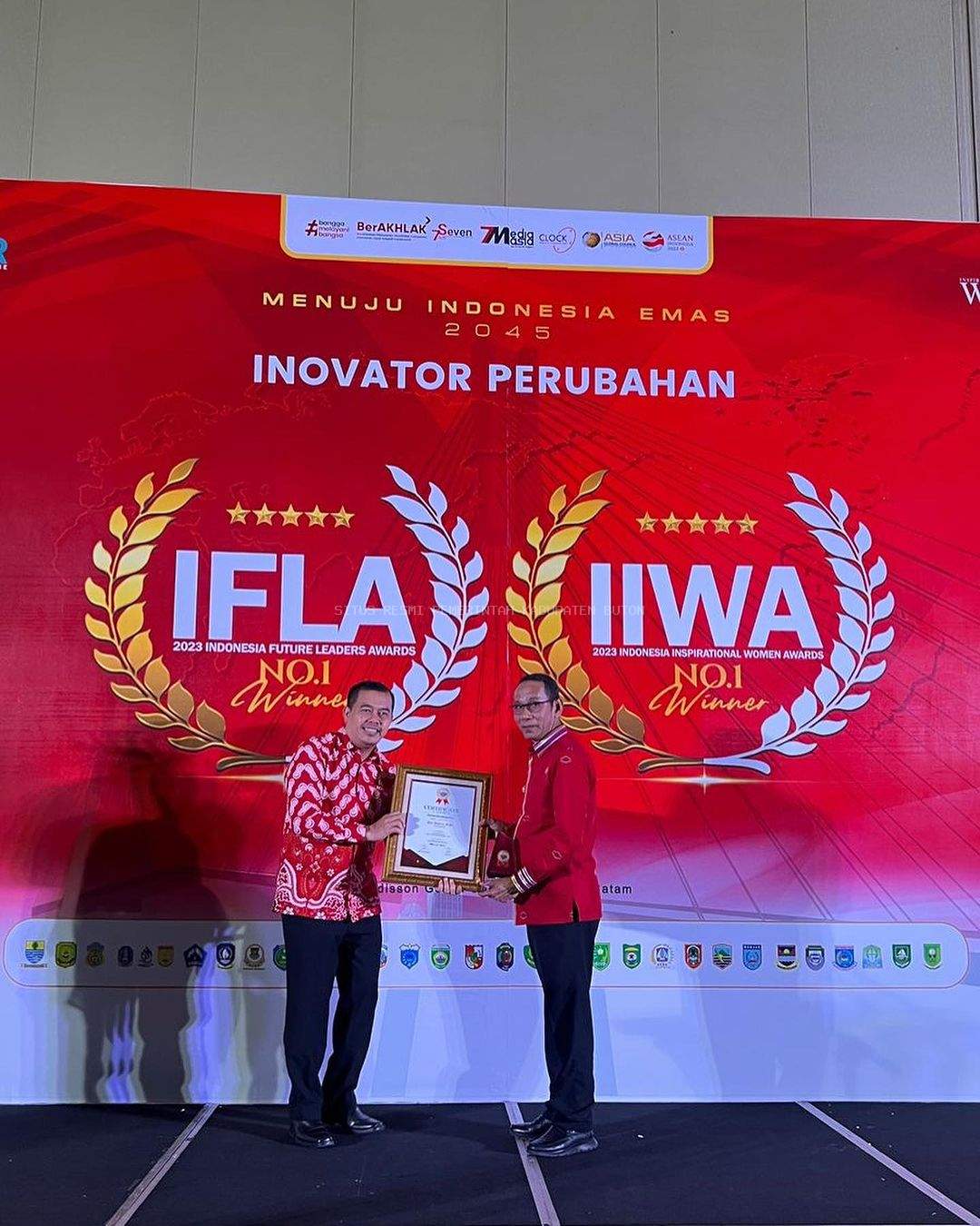 Pj. Bupati Buton Terima Penghargaan Sebagai Inovator Perubahan