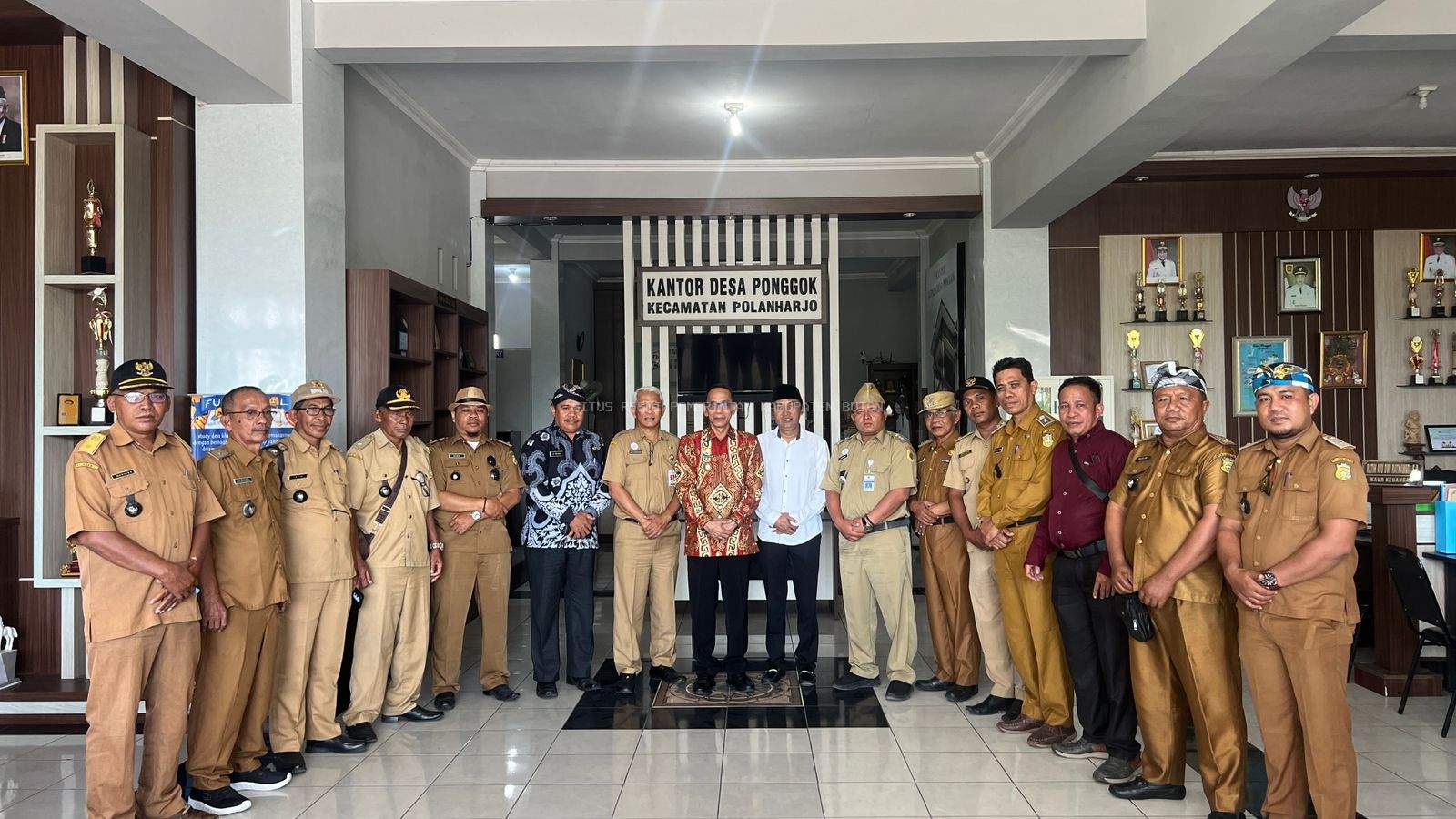 Pj. Bupati Basiran Dampingi Para Kades Buton Studi Tiru Desa Mandiri di Klaten