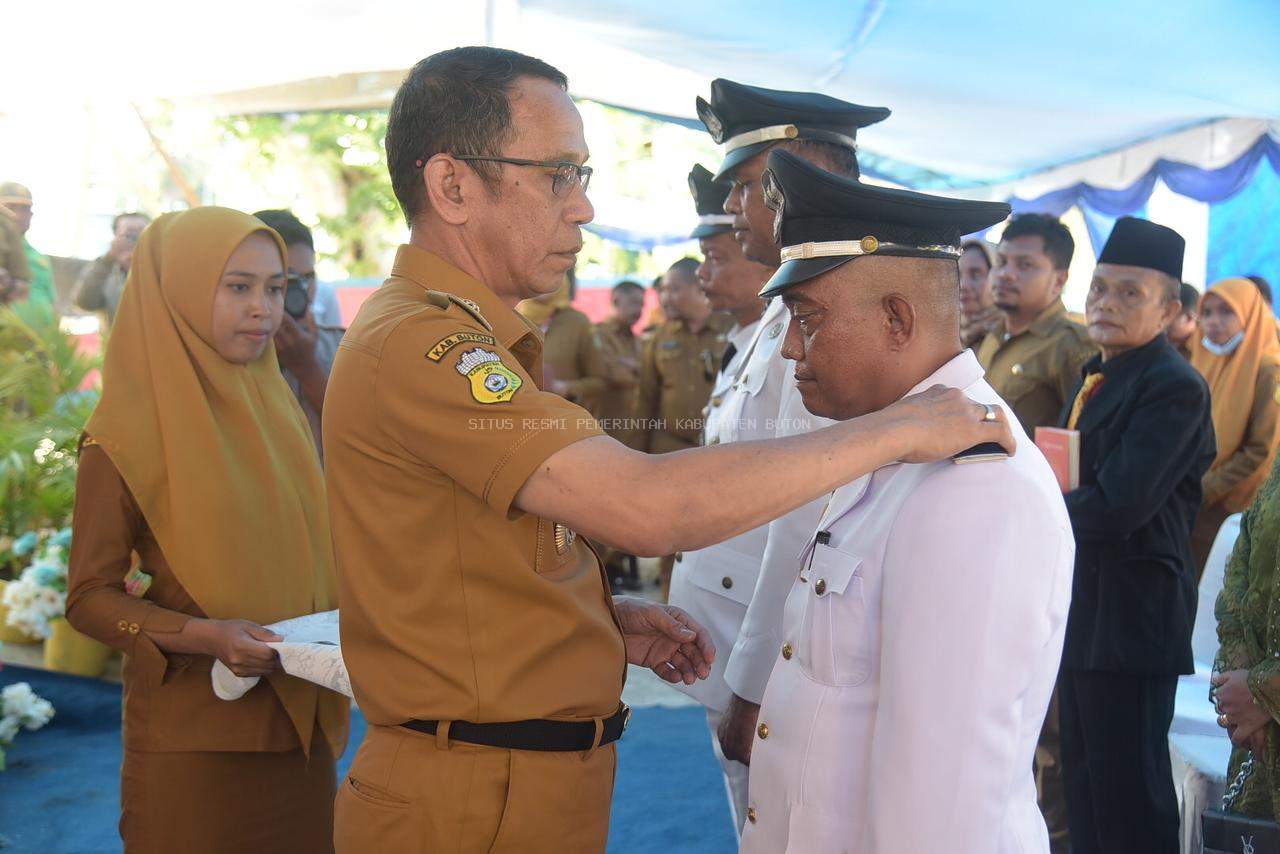 Lantik Pj. Kades, Pj. Bupati Buton : Tidak Ada Unsur Politik dalam Pelantikan Penjabat Kades