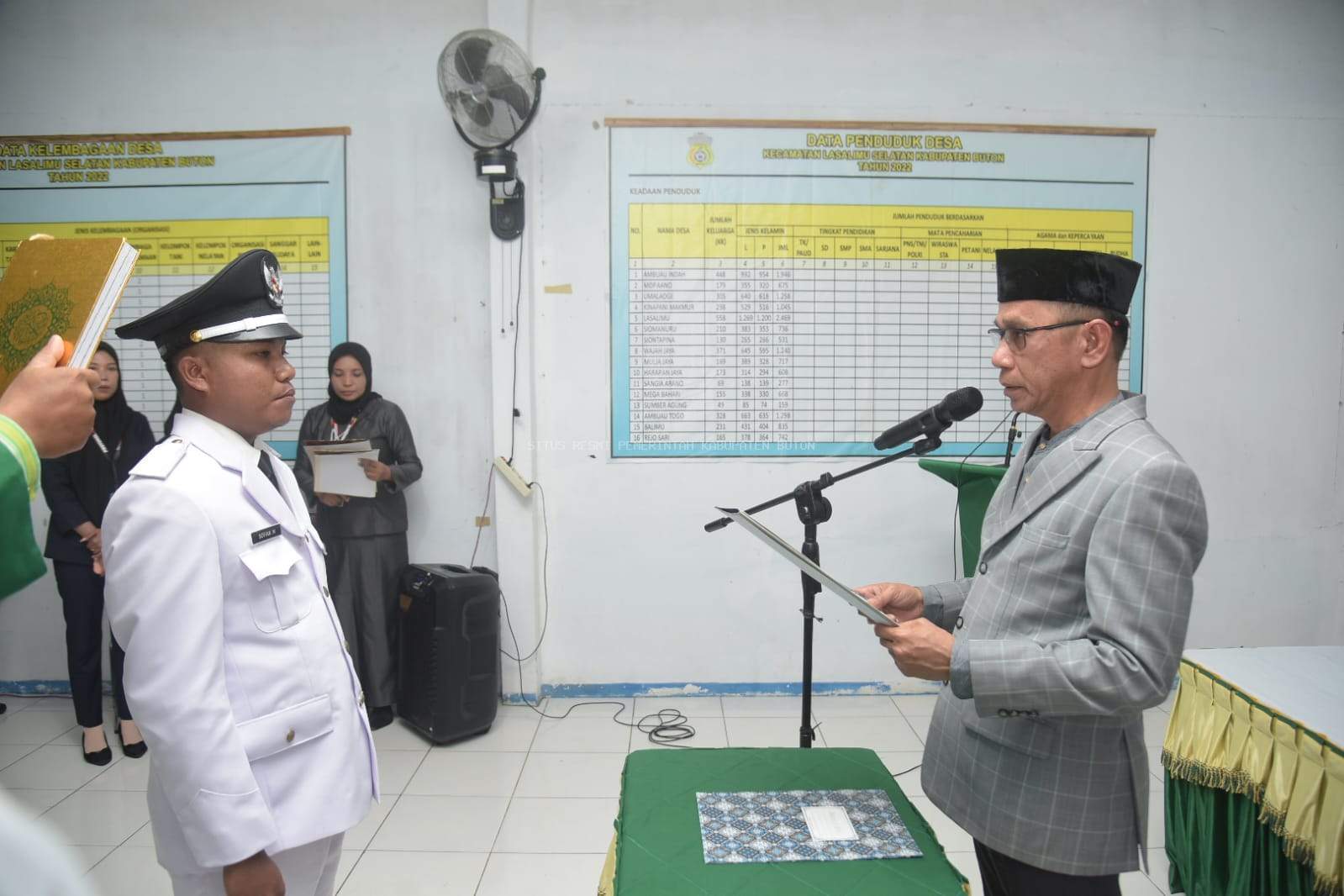 Pj. Bupati Buton Lantik Kepala Desa Harapan Jaya