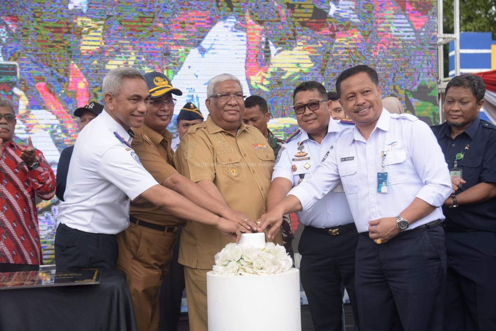Gubernur Sultra Resmikan Terminal Tipe B Wasaga, Pasarwajo Buton