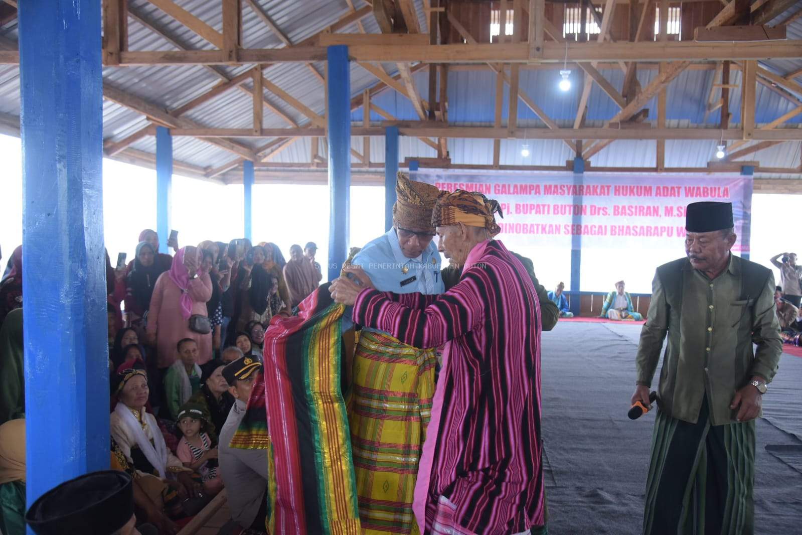 Pj. Bupati Buton Dinobatkan sebagai Bhasarapu Wabula