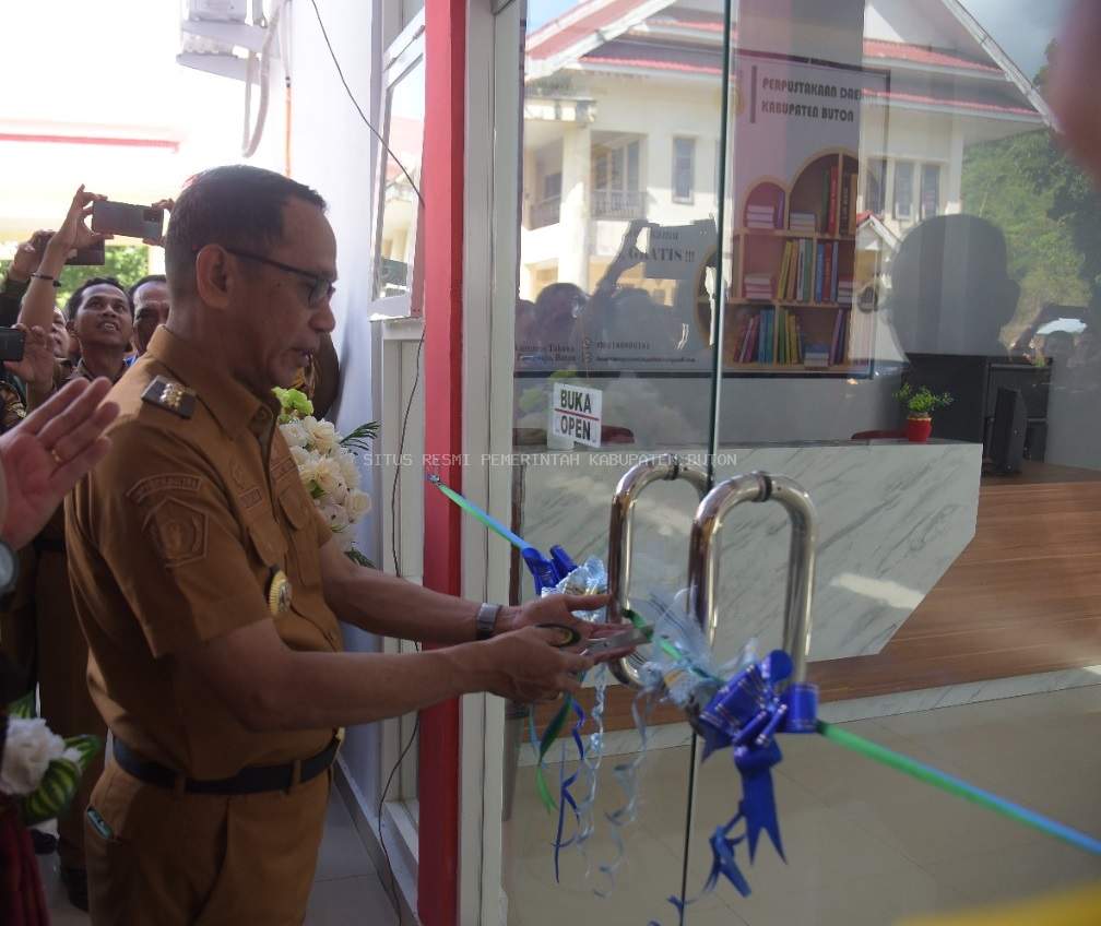 Pj. Bupati Buton Resmikan Perpustakaan daerah Kabupaten Buton