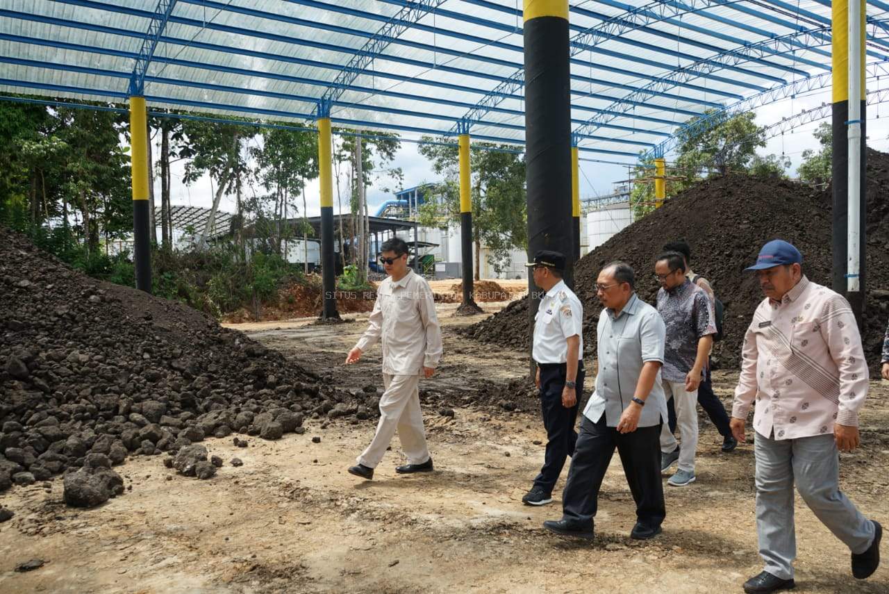 Dirjen Kementerian Perindustrian Audiensi Aspal Buton